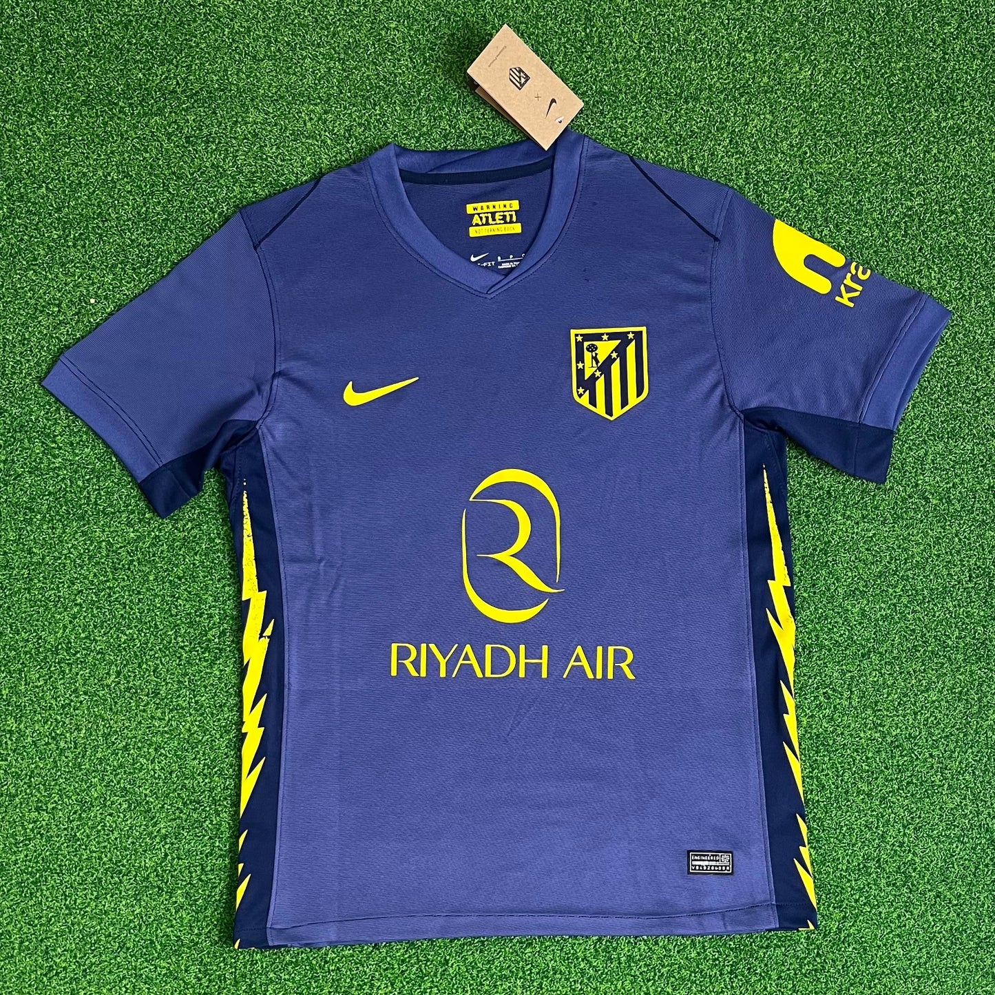 Atletico Madrid 2025/26 Away Shirt