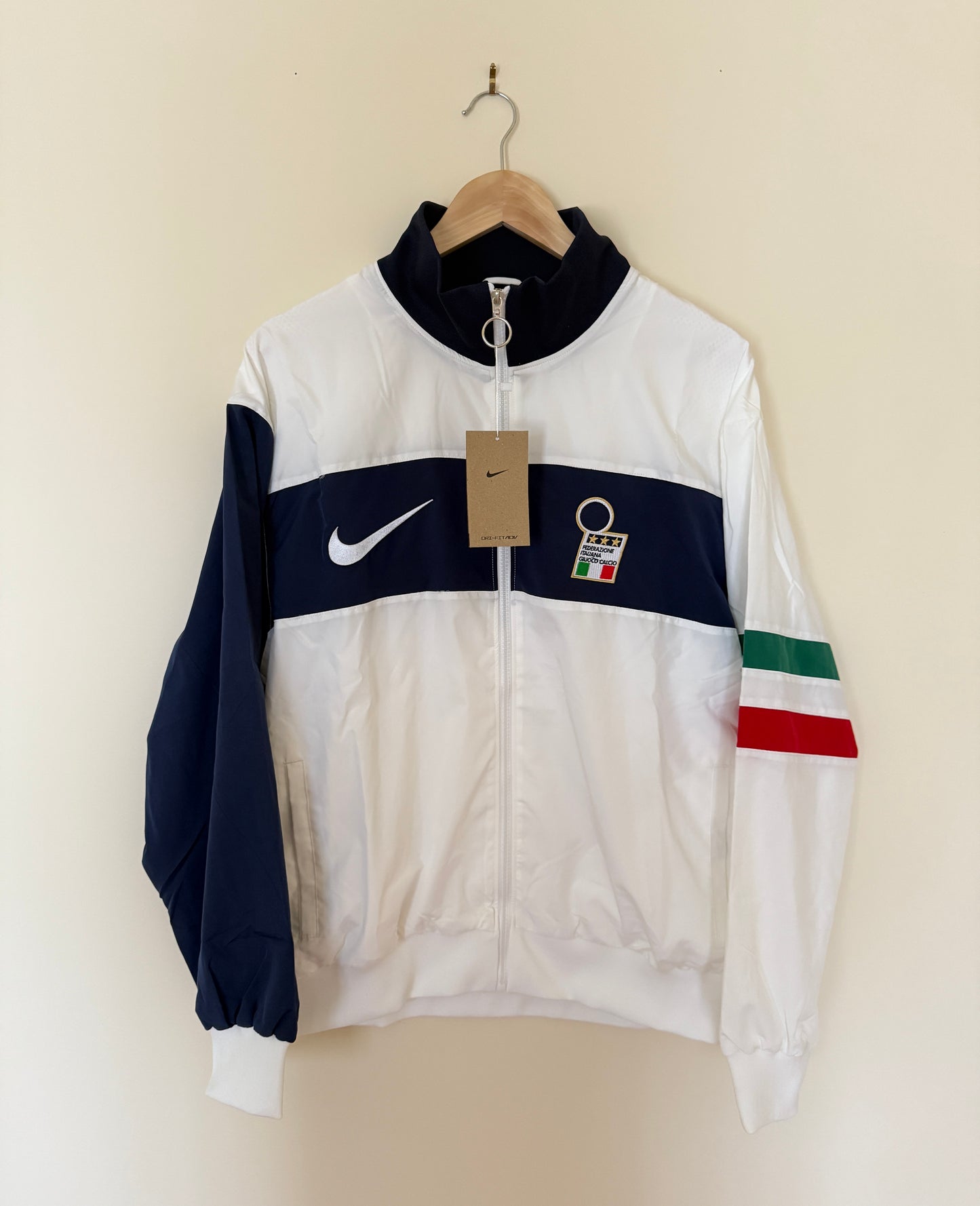 Italy Retro Windbreaker (White)