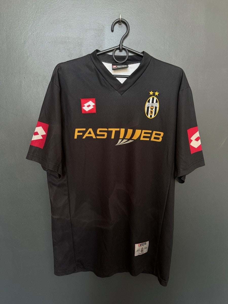 Juventus 2001/02 Away Shirt