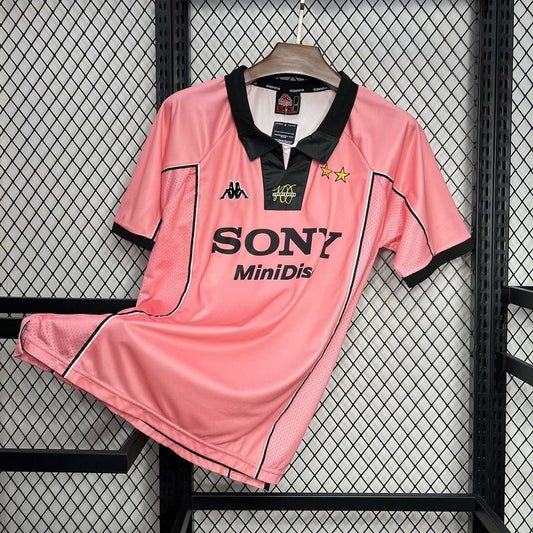 Juventus 1997/98 Away Shirt