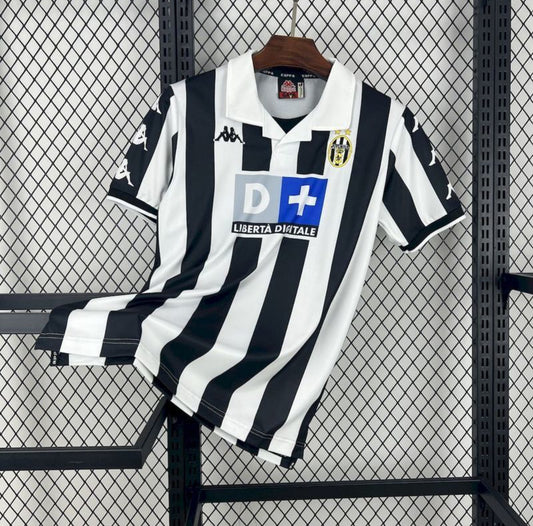 Juventus 1999/00 Home Shirt