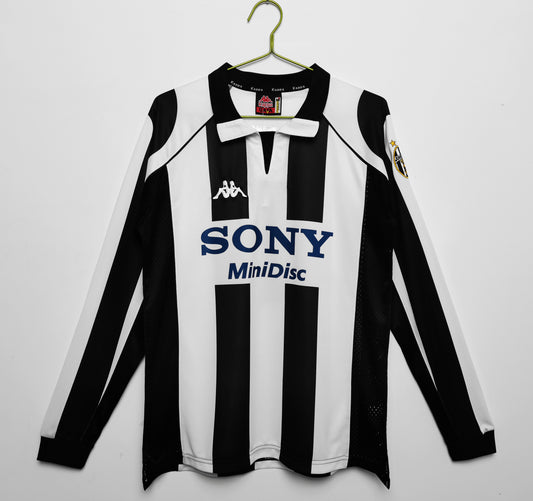 Juventus 1997/98 Long Sleeve Home Shirt